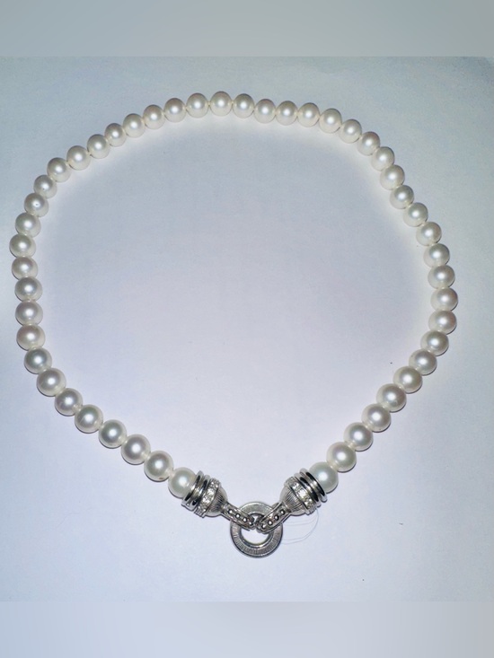 Judith Ripka Jewelry - Judith Ripka White Pearl Necklace with magnetic closure